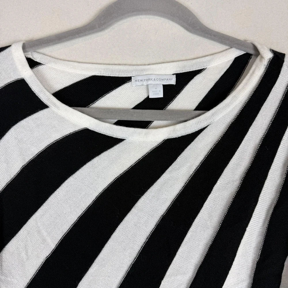 New York‎ & Company Sweater Womens Medium Black Stripe Tunic 3/4 Sleeve Dolman